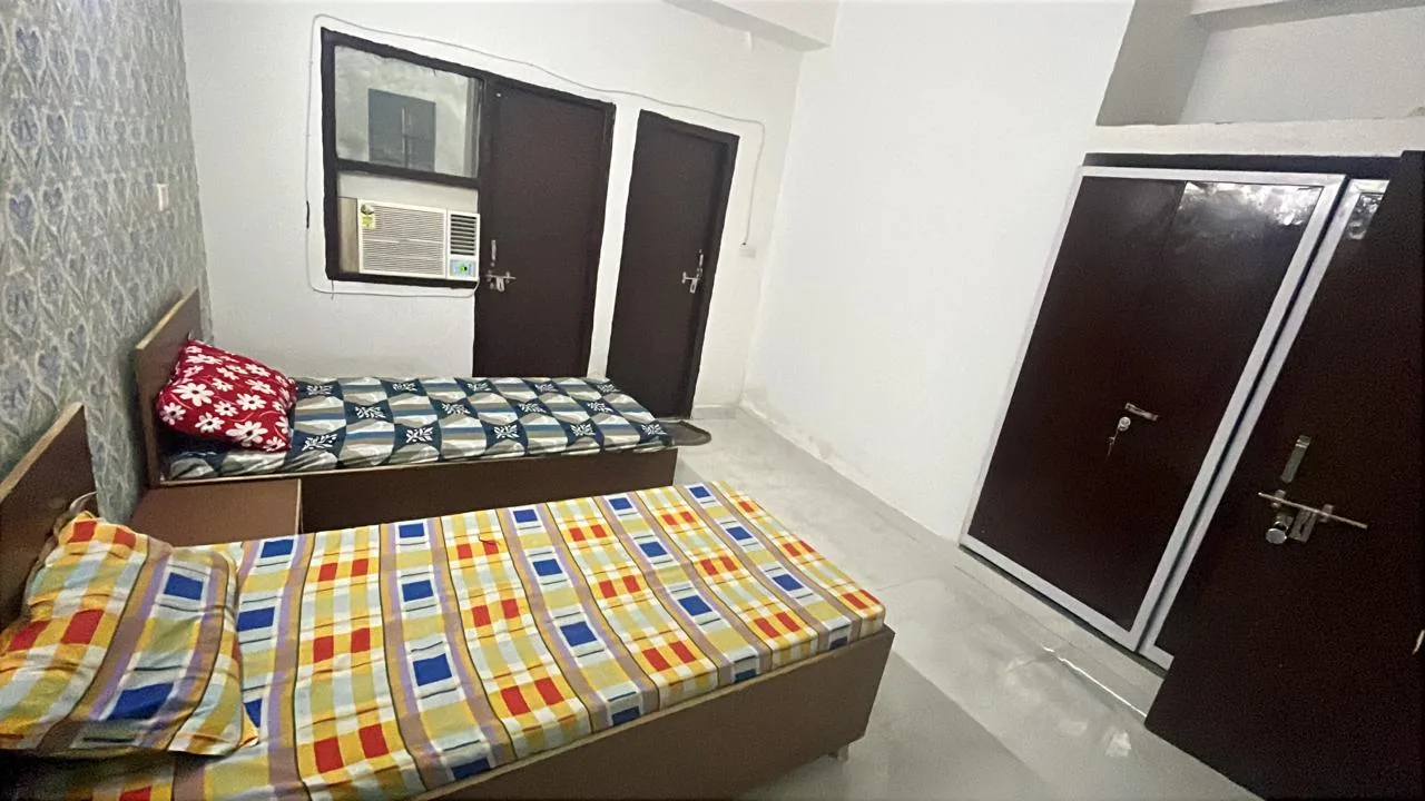 Royal Paradise Boys Hostel (Campus-5)