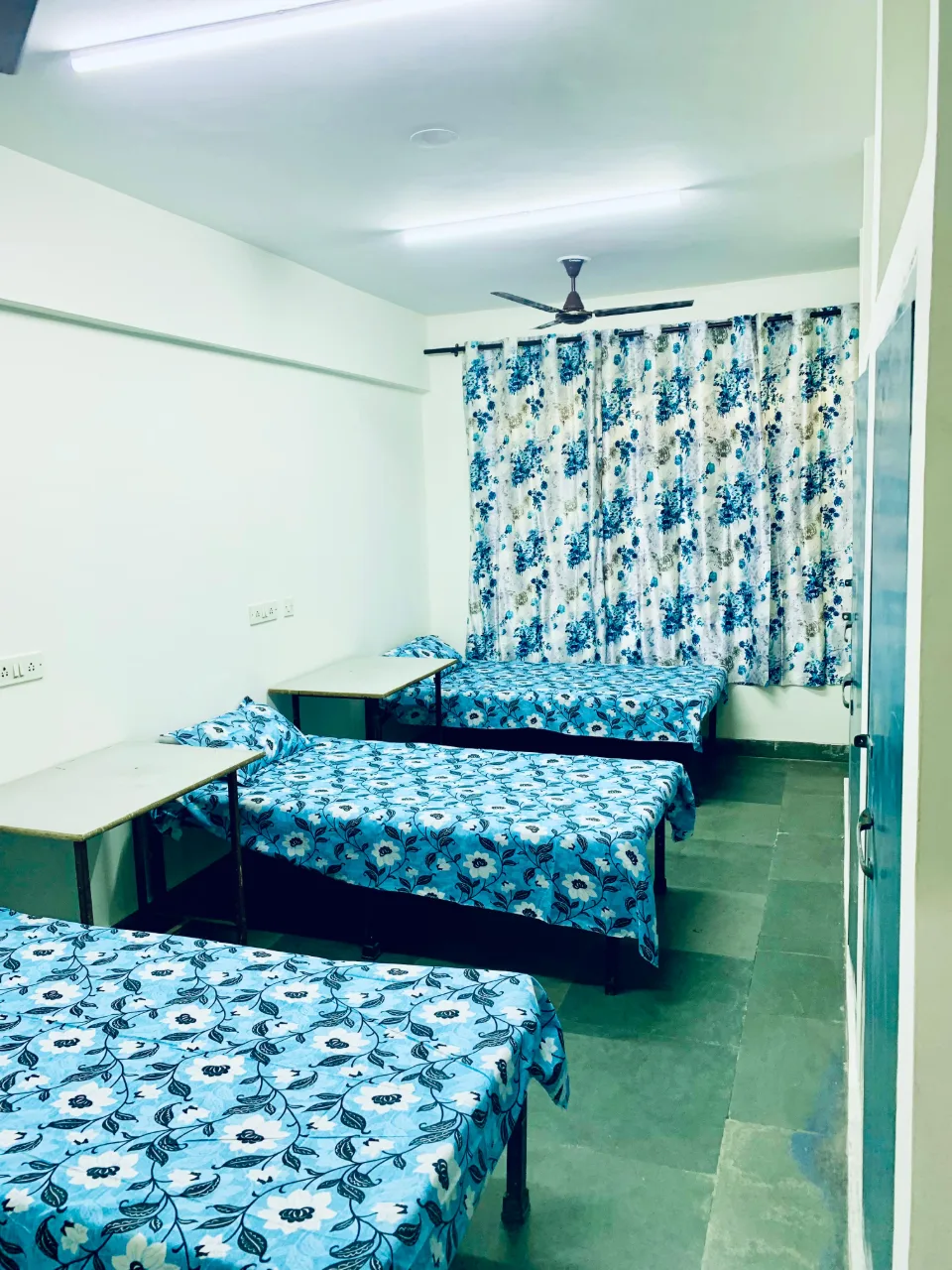 Royal Paradise Boys Hostel (United Campus) room in Greater Noida