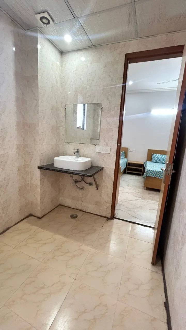 Royal Paradise Premium Girls Hostel (Campus-8)