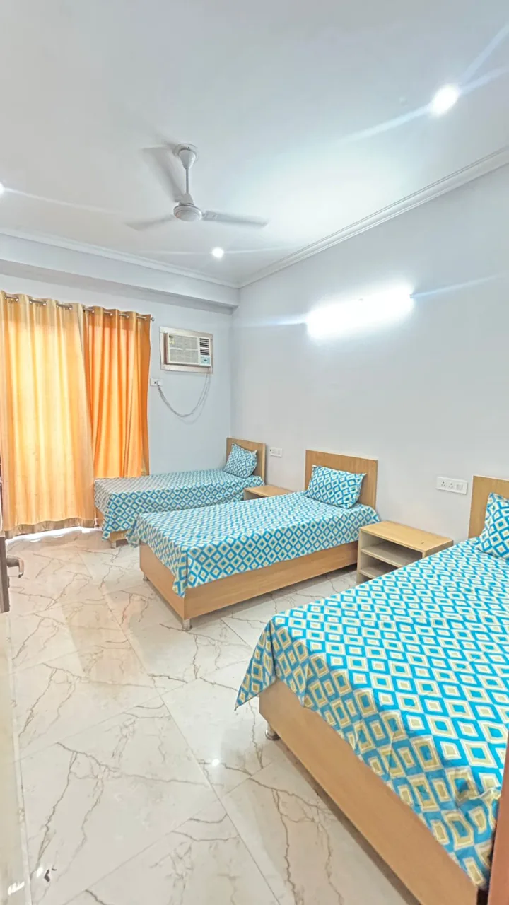 Royal Paradise Premium Girls Hostel room in Greater Noida
