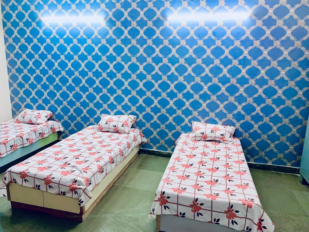 Royal Paradise Boys Hostel (Campus-4)
